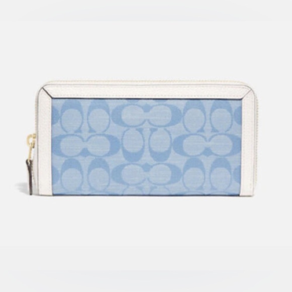 Coach wallet in denim chalk